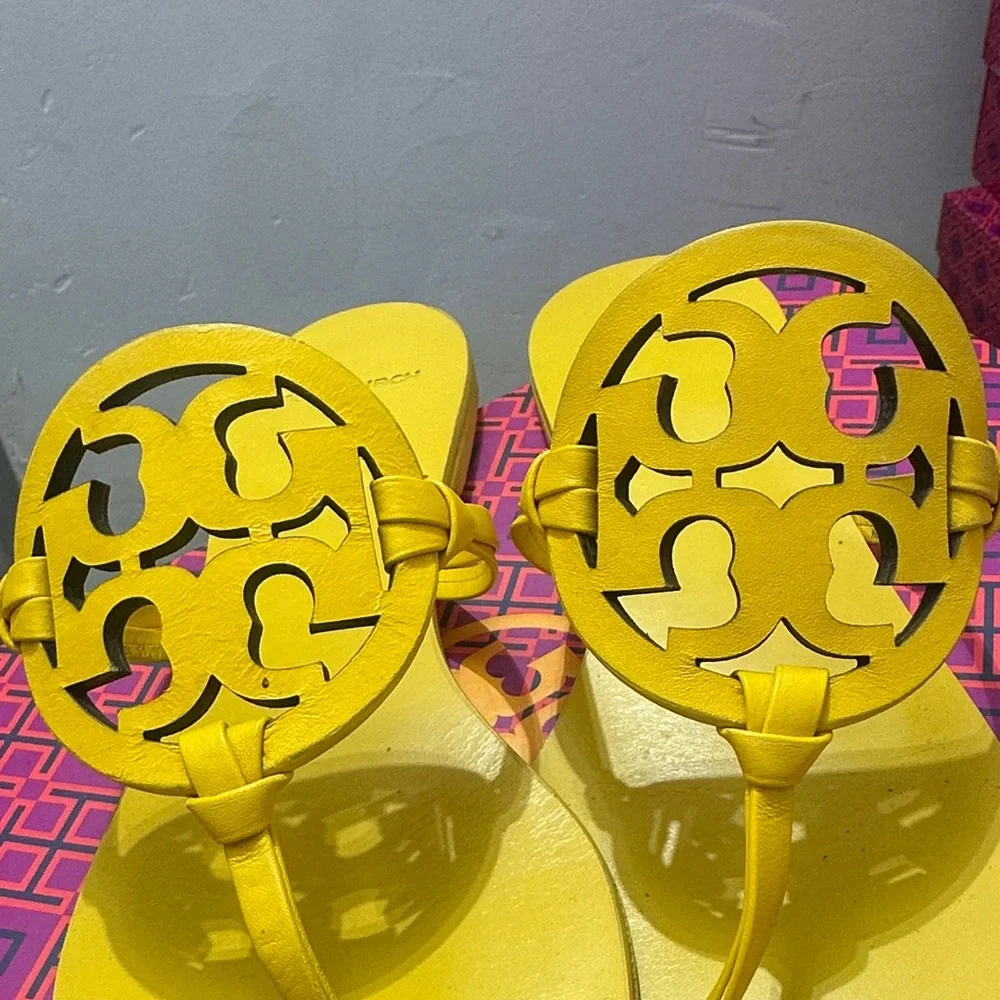 Tory Burch Yellow Logo Thong Sandals - Picture 3 of 3